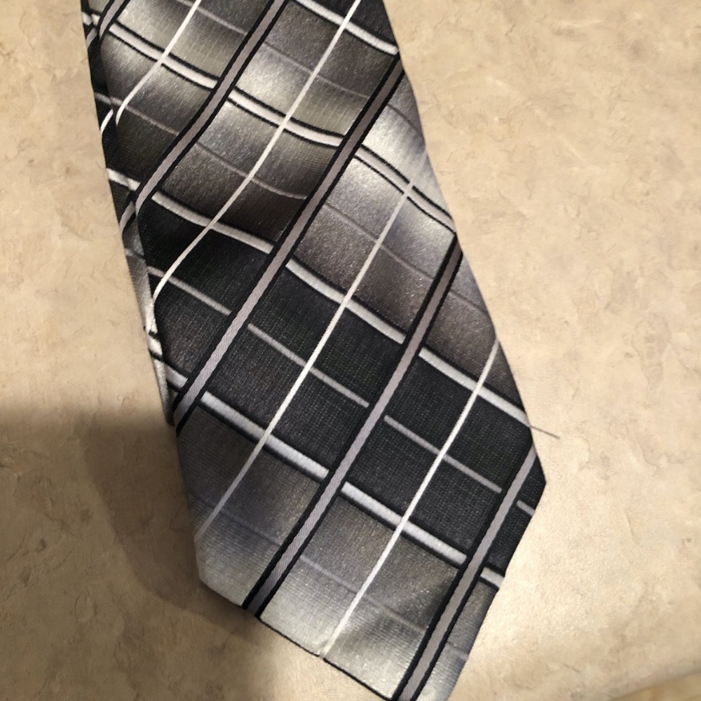 * Pierre Cardin tie - EUC